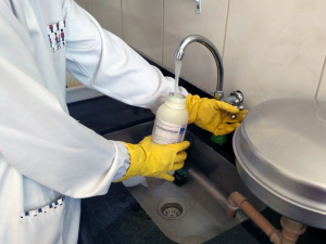 o que é feito com embalagens de veneno de dedetização?