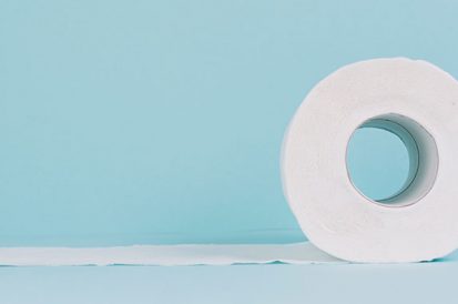 Como desentupir vaso sanitário que está entupido com papel higiênico?