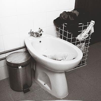 Como Desentupir Vaso Sanitário com Soda Cáustica: Funciona Mesmo?