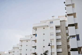 Limpeza Preventiva de Colunas de Esgoto em Condomínios: Evite o Refluxo no Início do Ano