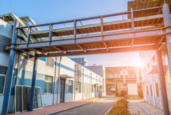 Hidrojateamento de Alta Pressão em Redes de Esgoto Industrial: Limpeza Profunda e Eficácia Máxima